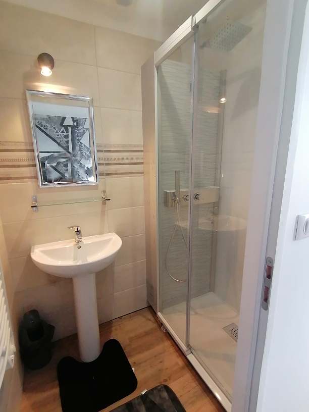 Salle de bain Sud du gîte La Charioterie